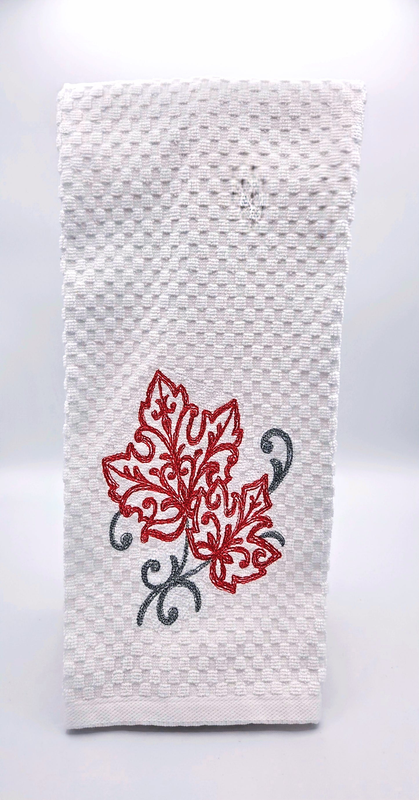 Canadian Maple Leaf Pair in Filigree